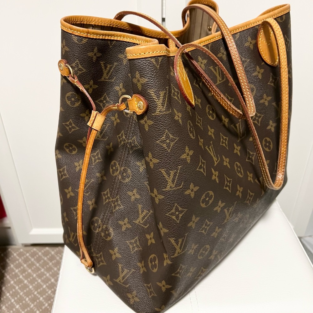 Authentic Louis Vuitton Neverfull GM